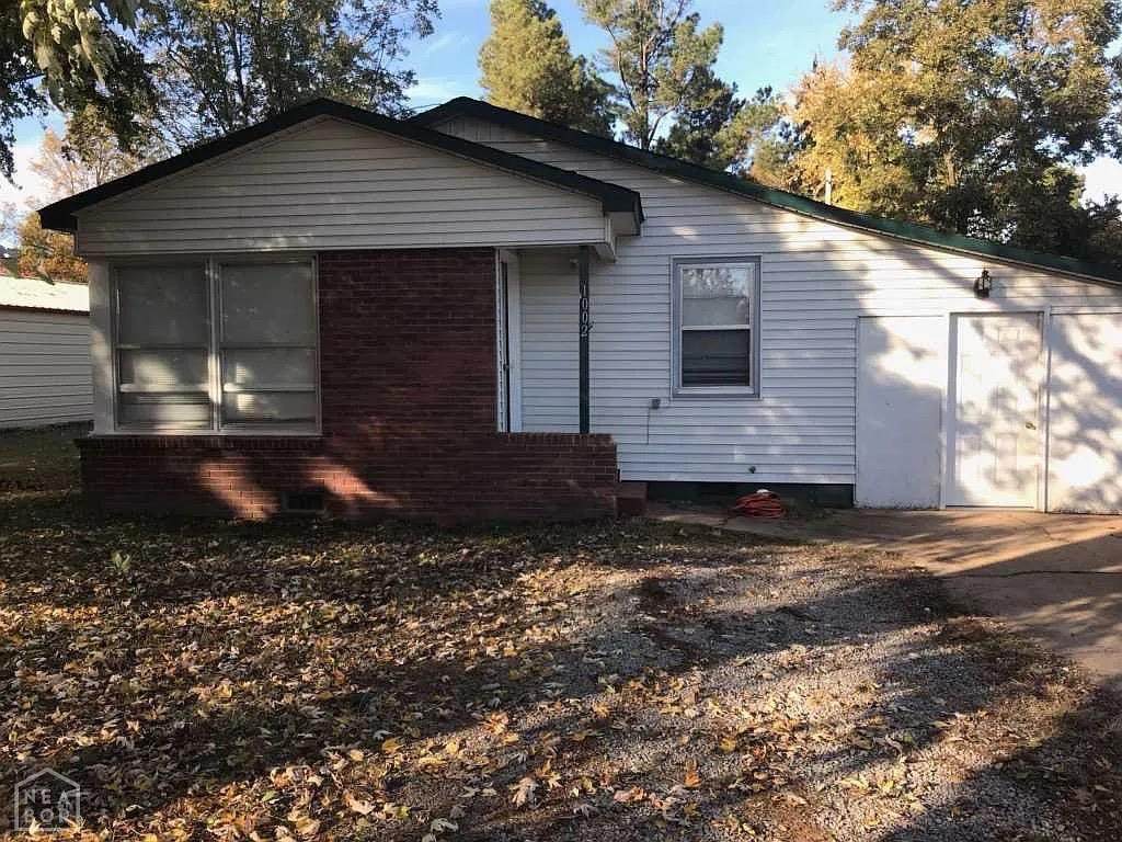 1002 Eaton St - Photo 1
