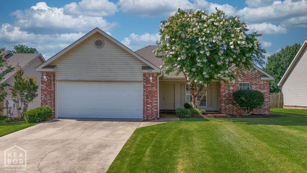 1312 Hemingway Circle - Photo 1