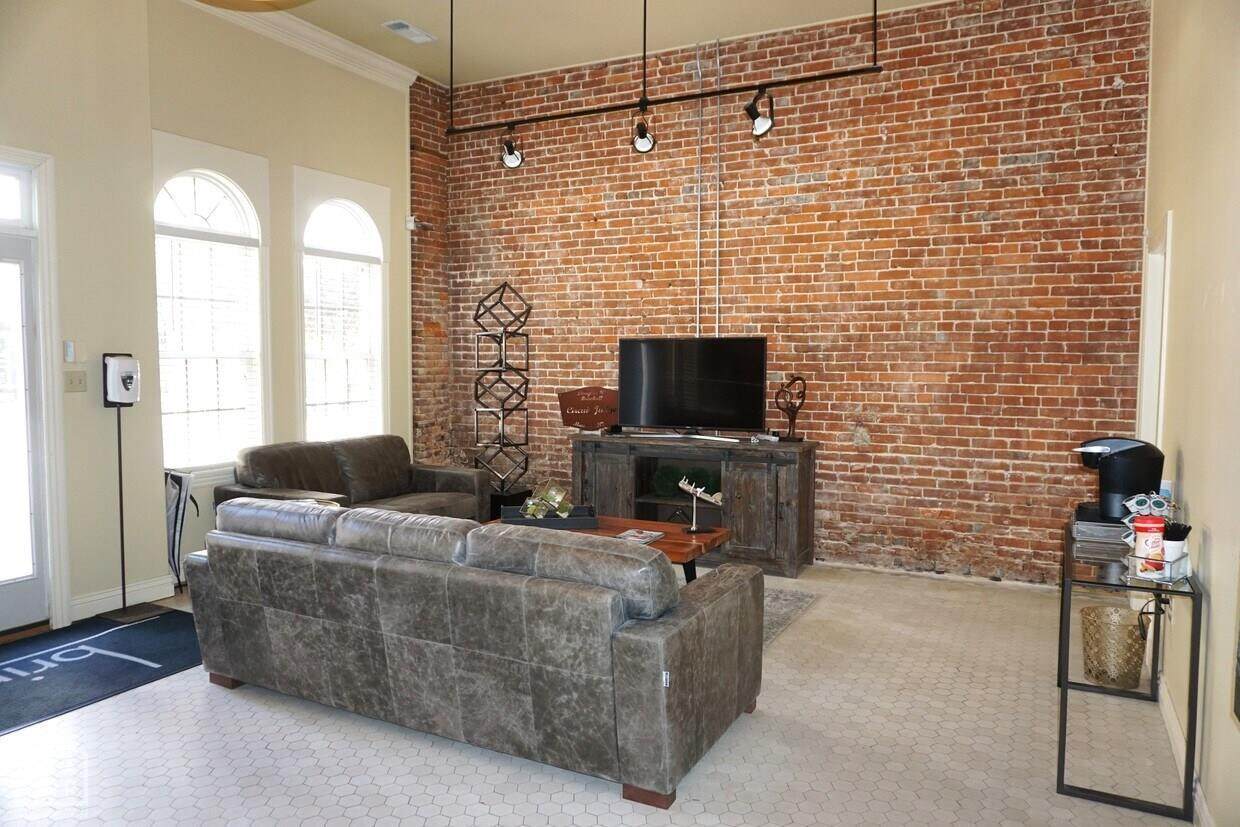 https://bt-photos.global.ssl.fastly.net/jonesboro/orig_boomver_1_10123772-2.jpg