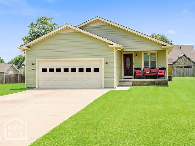 707 4th Street - Photo 1