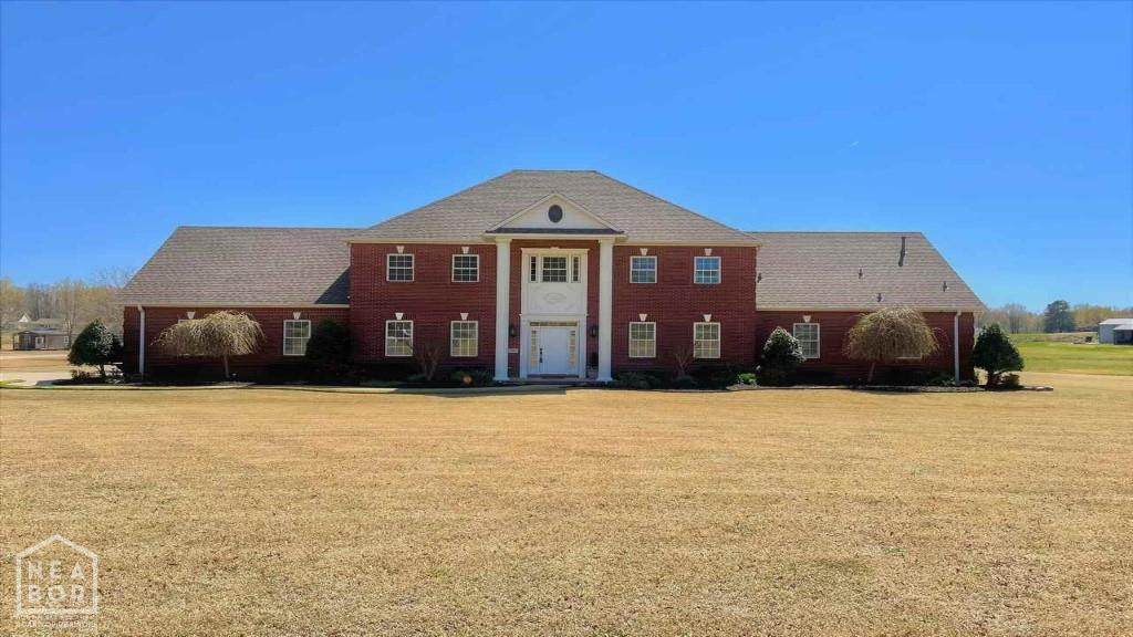 4405 Peachtree Avenue - Photo 1