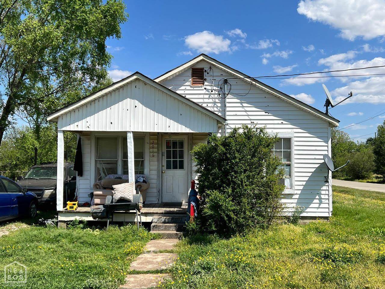 2016 Maurice Street - Photo 1