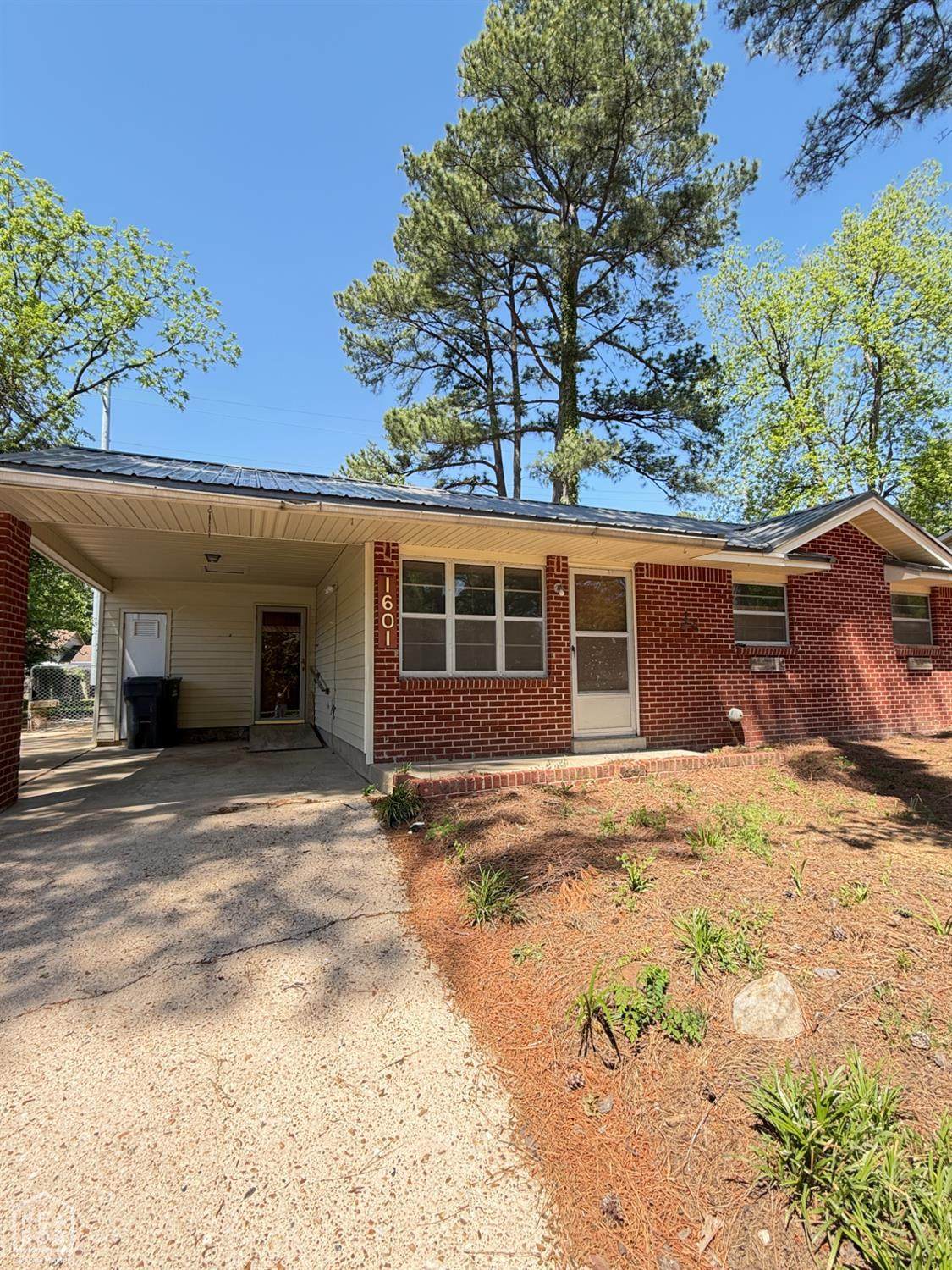 1601 Overhill Road - Photo 1