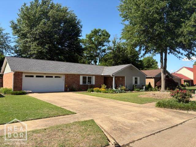 1121 Mayfair - Photo 1
