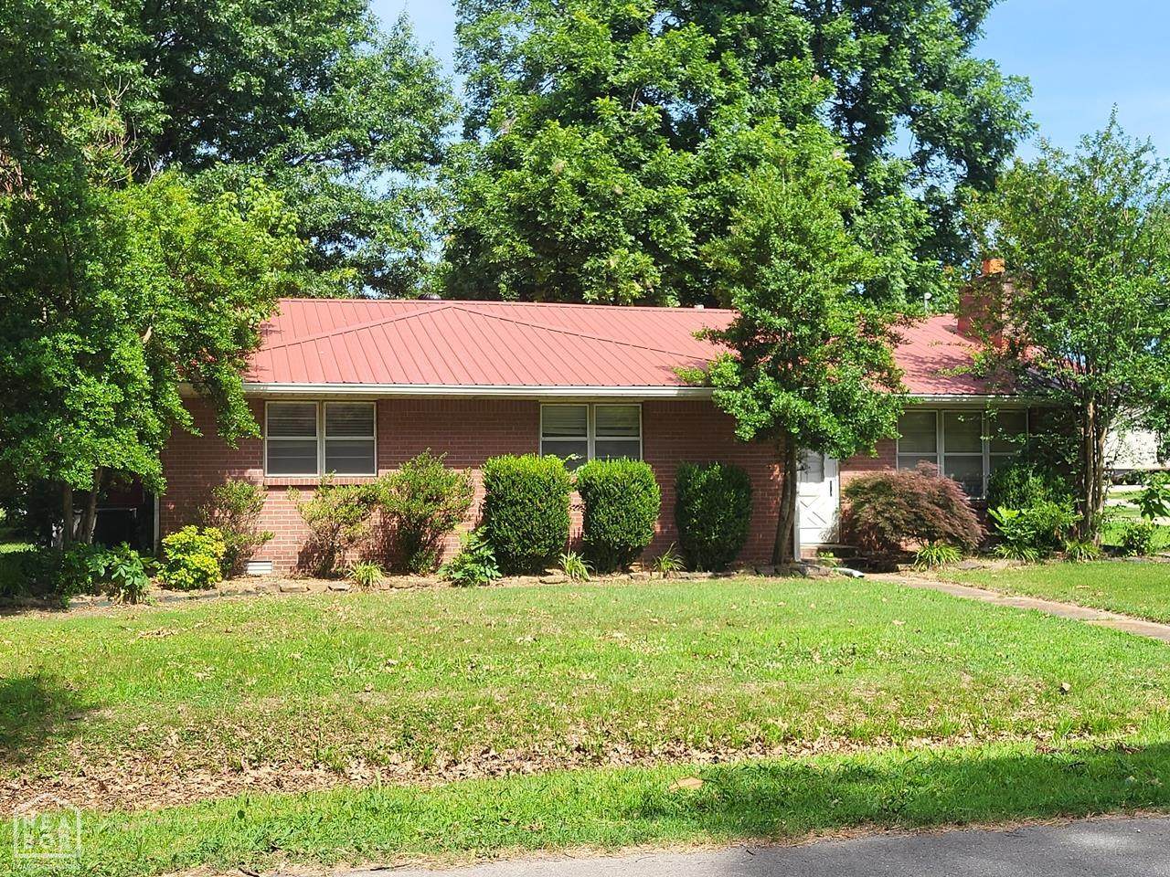 117 Lawrence Street - Photo 1