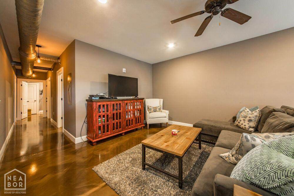 7910 Edgemont Rd - Photo 1