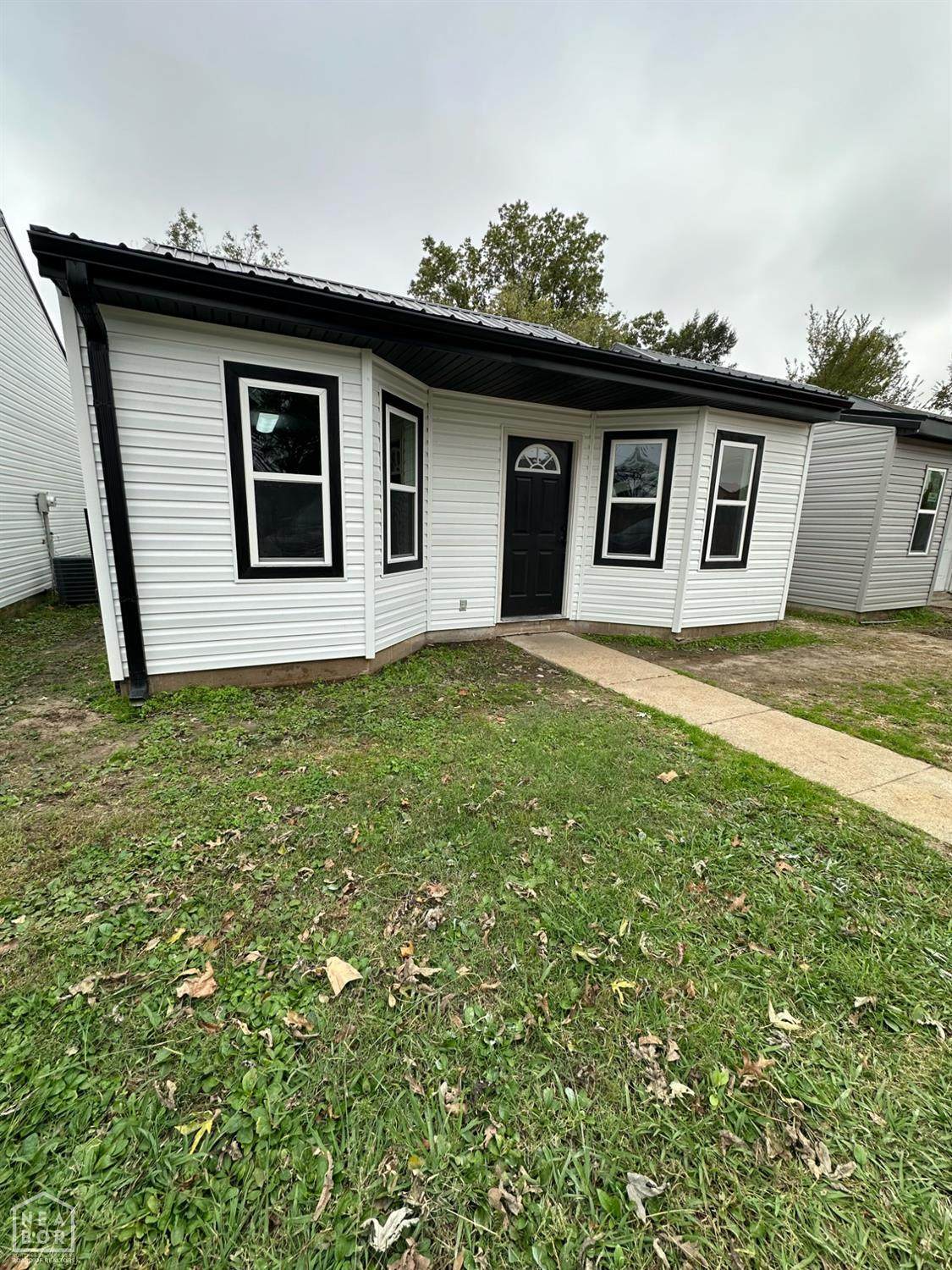 121 Mallard Circle - Photo 1