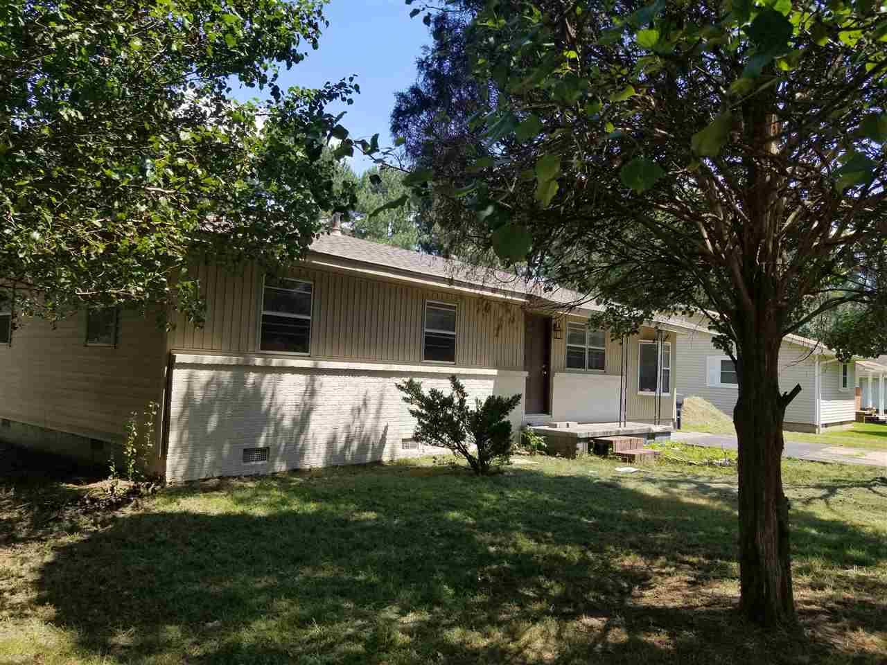 211 Lamesa - Photo 1
