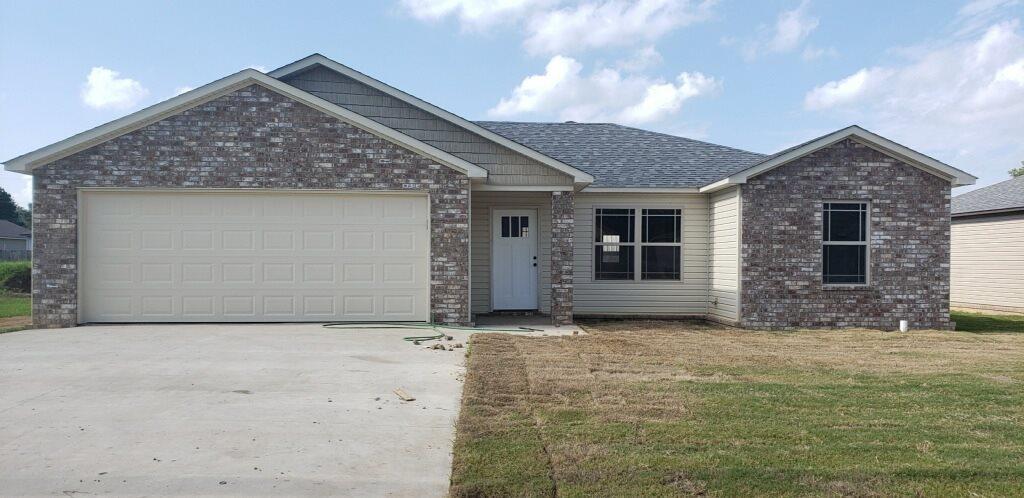 205 Stacy Dr - Photo 1