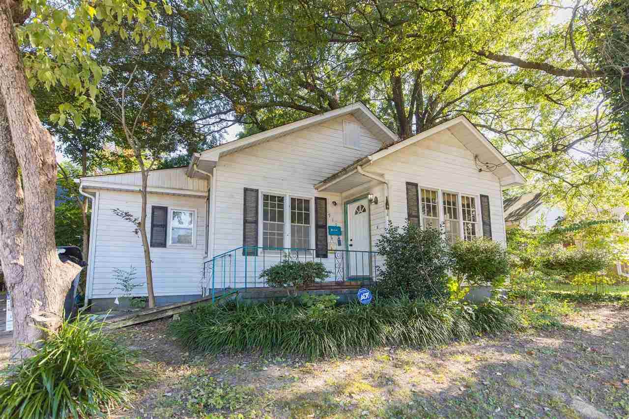 915 Monroe - Photo 1