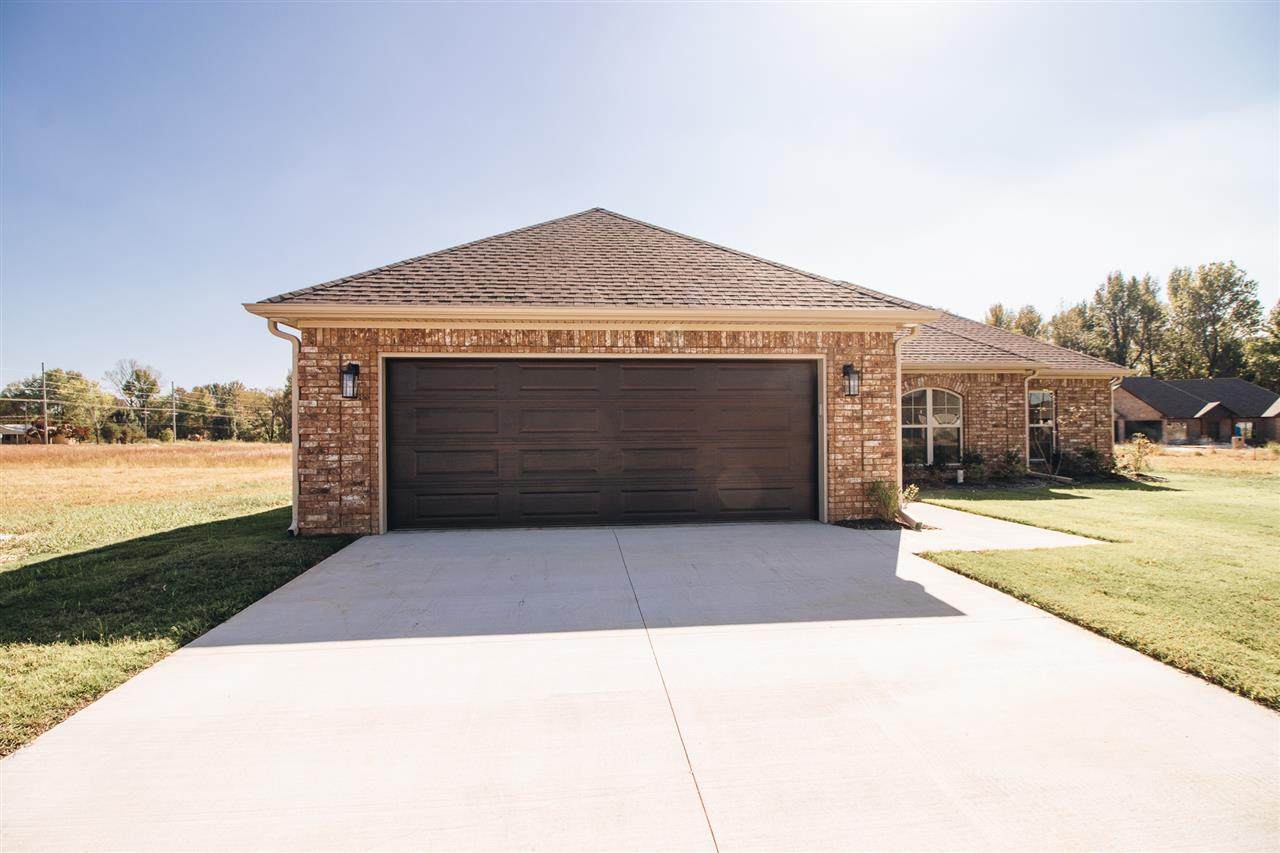 5800 Wendy Lane - Photo 1