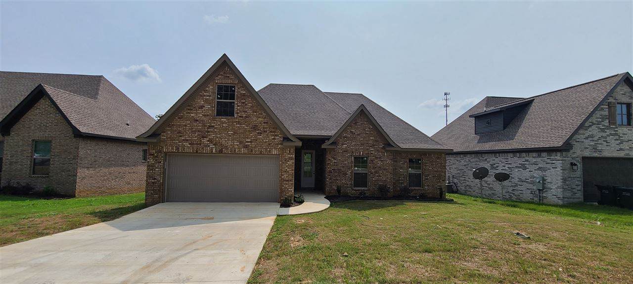 717 Sadie Lane - Photo 1