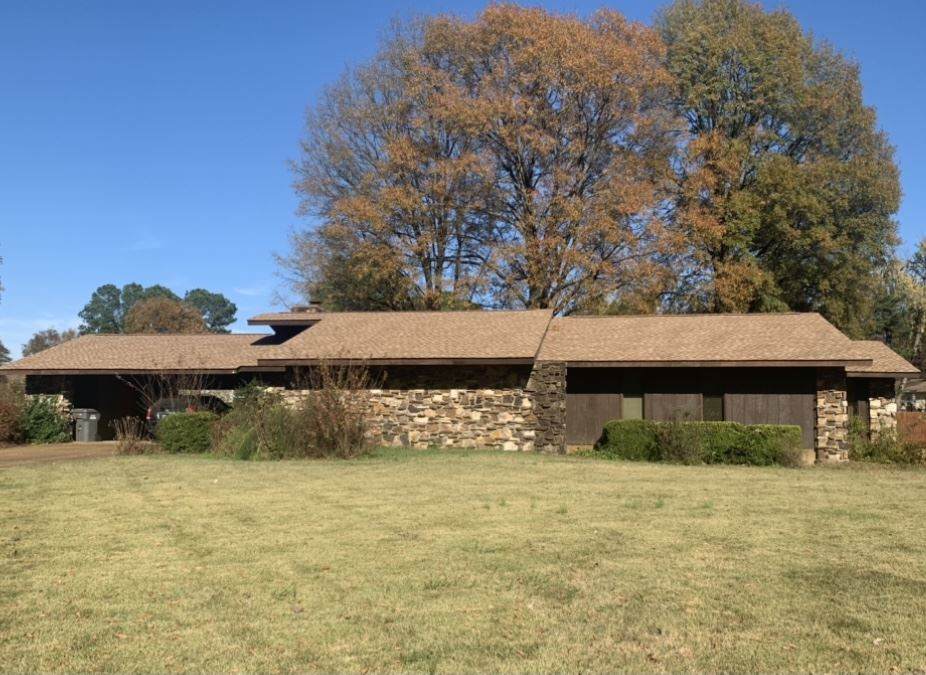 2806 Greenbriar - Photo 1