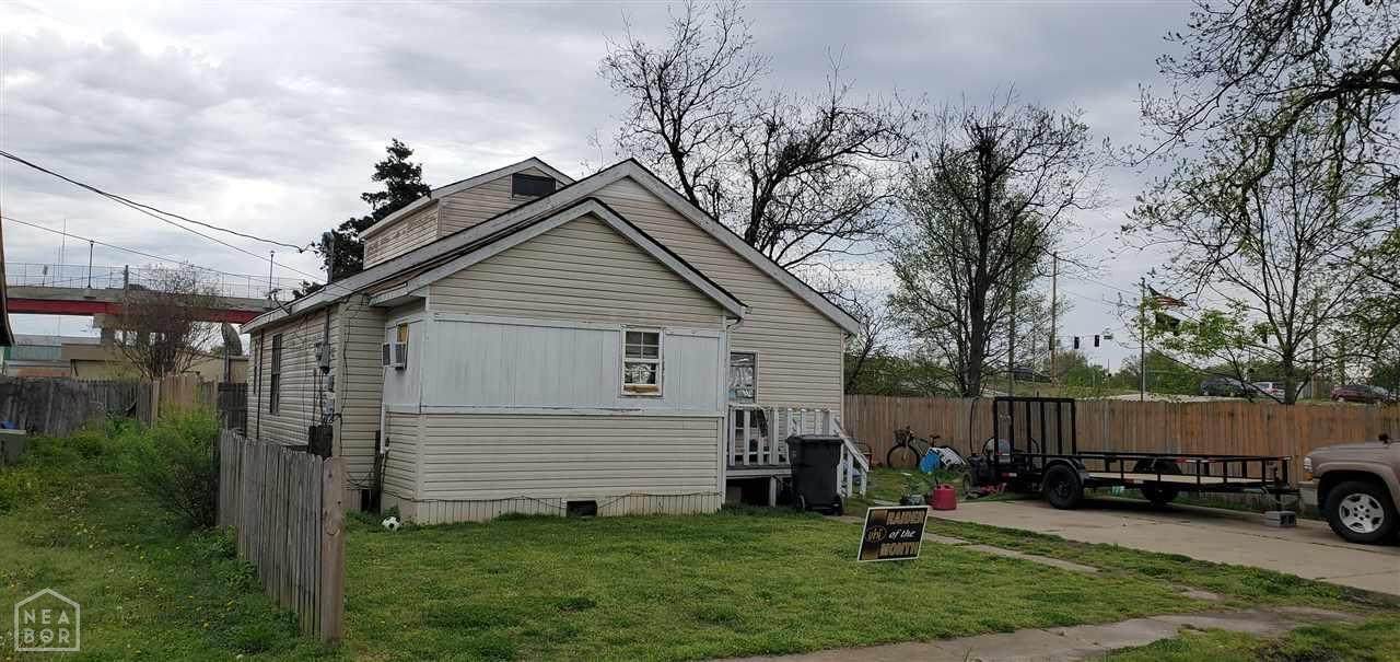2106 Clark Street - Photo 1