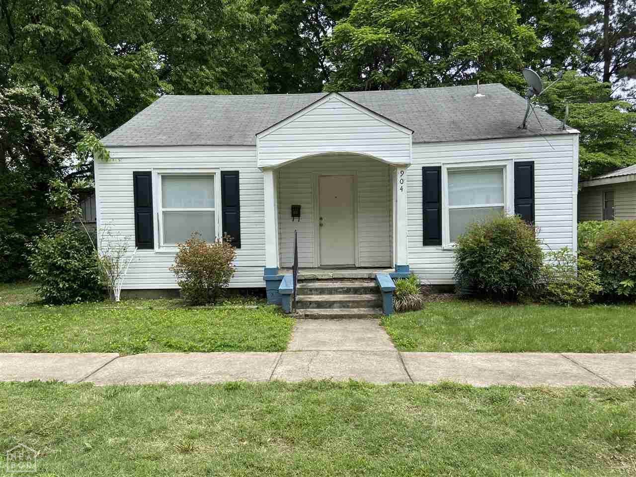904 Walnut - Photo 1