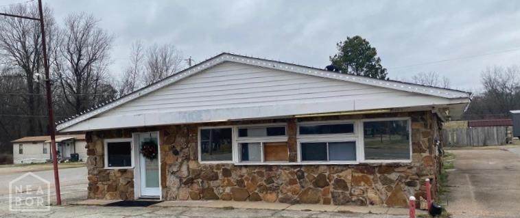 918 Highway 18 - Photo 1