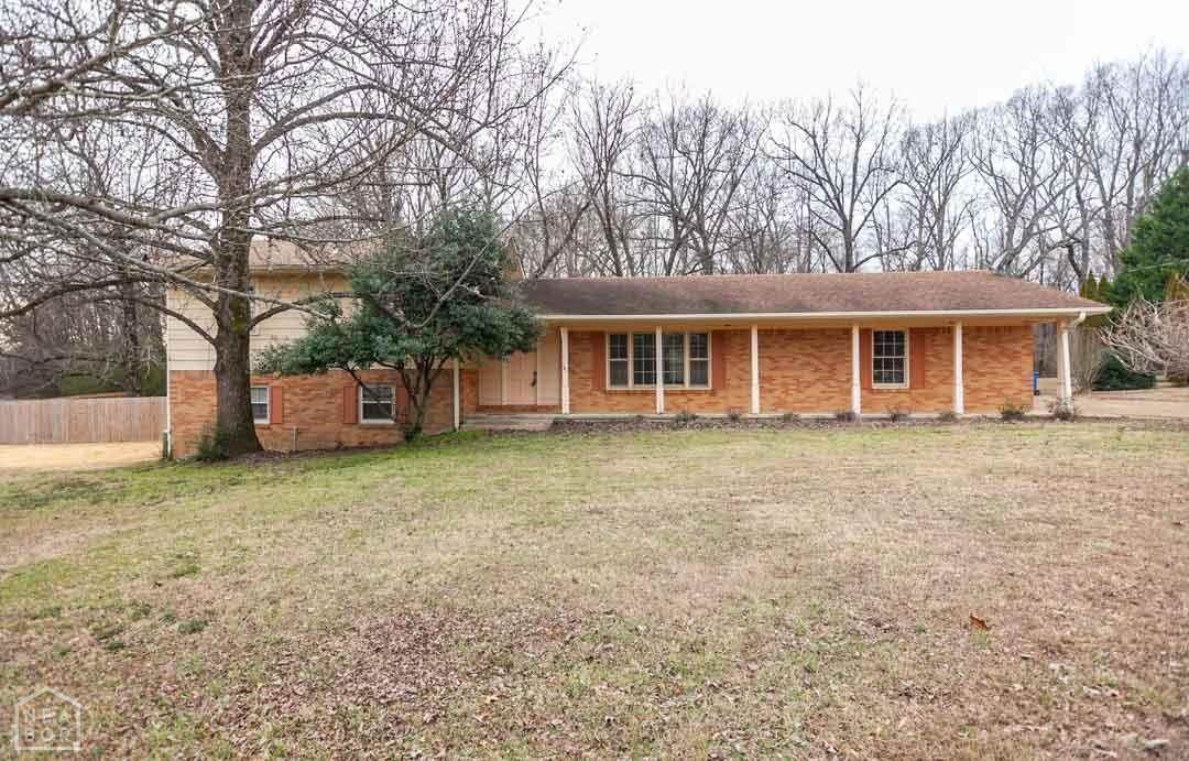 2910 Bennett Drive - Photo 1