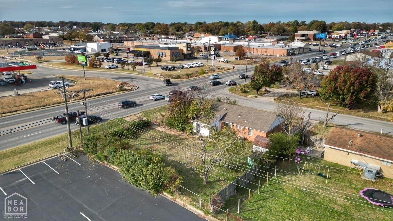 3003 Kingsbury. Street - Photo 1