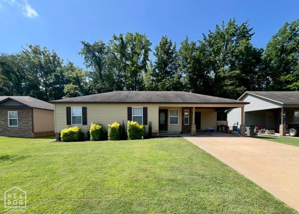 600 Elizabeth - Photo 1