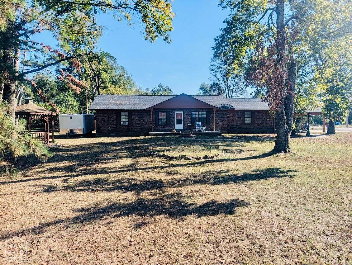 900 Avenue - Photo 1