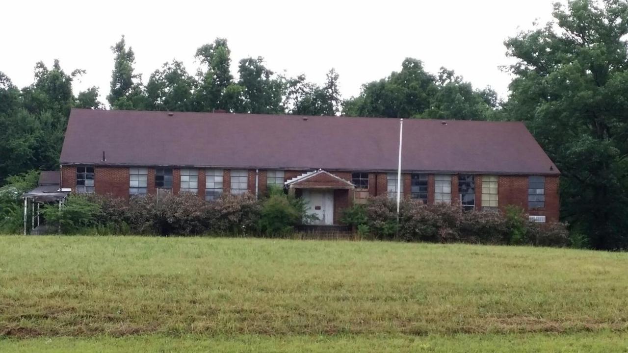 2113 Creston Rd - Photo 1