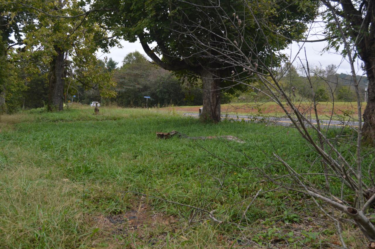 1566 Boyds Creek Hwy - Photo 1