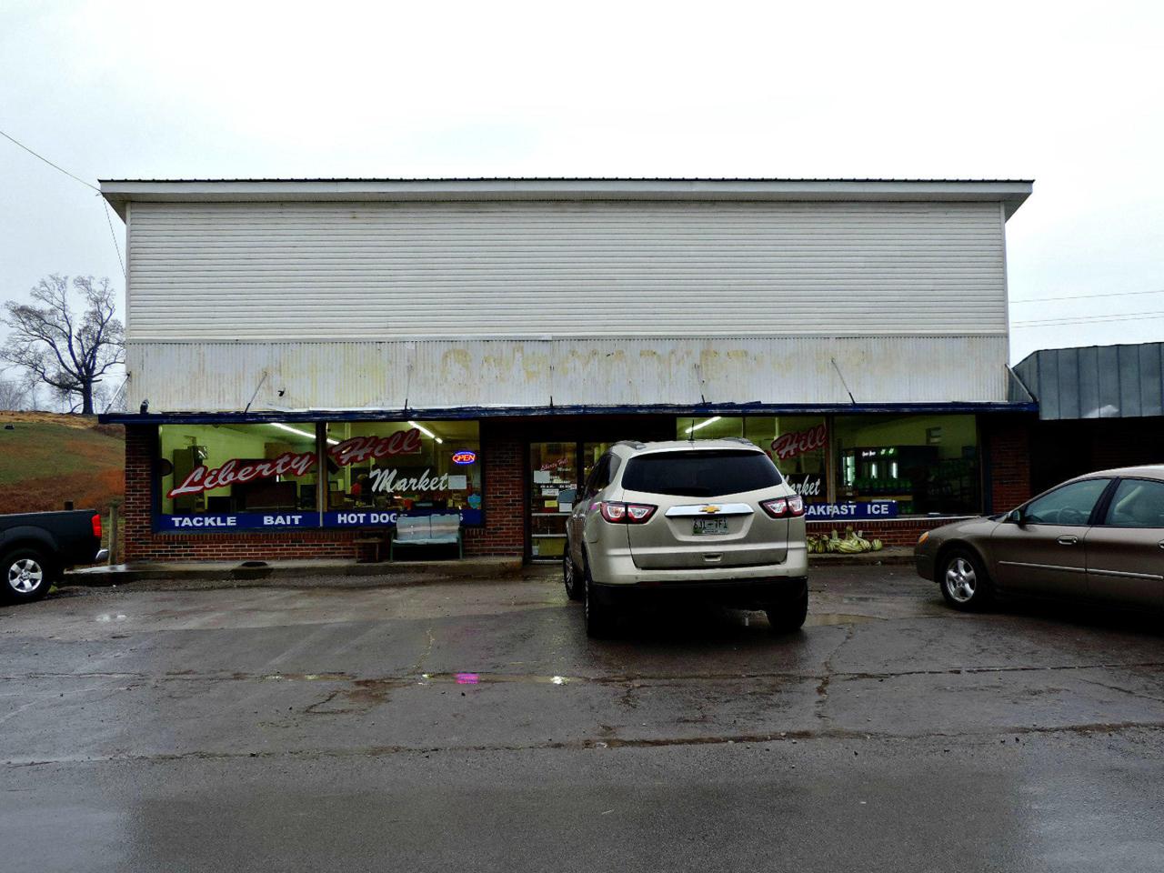 585 Dutch Valley Rd - Photo 1
