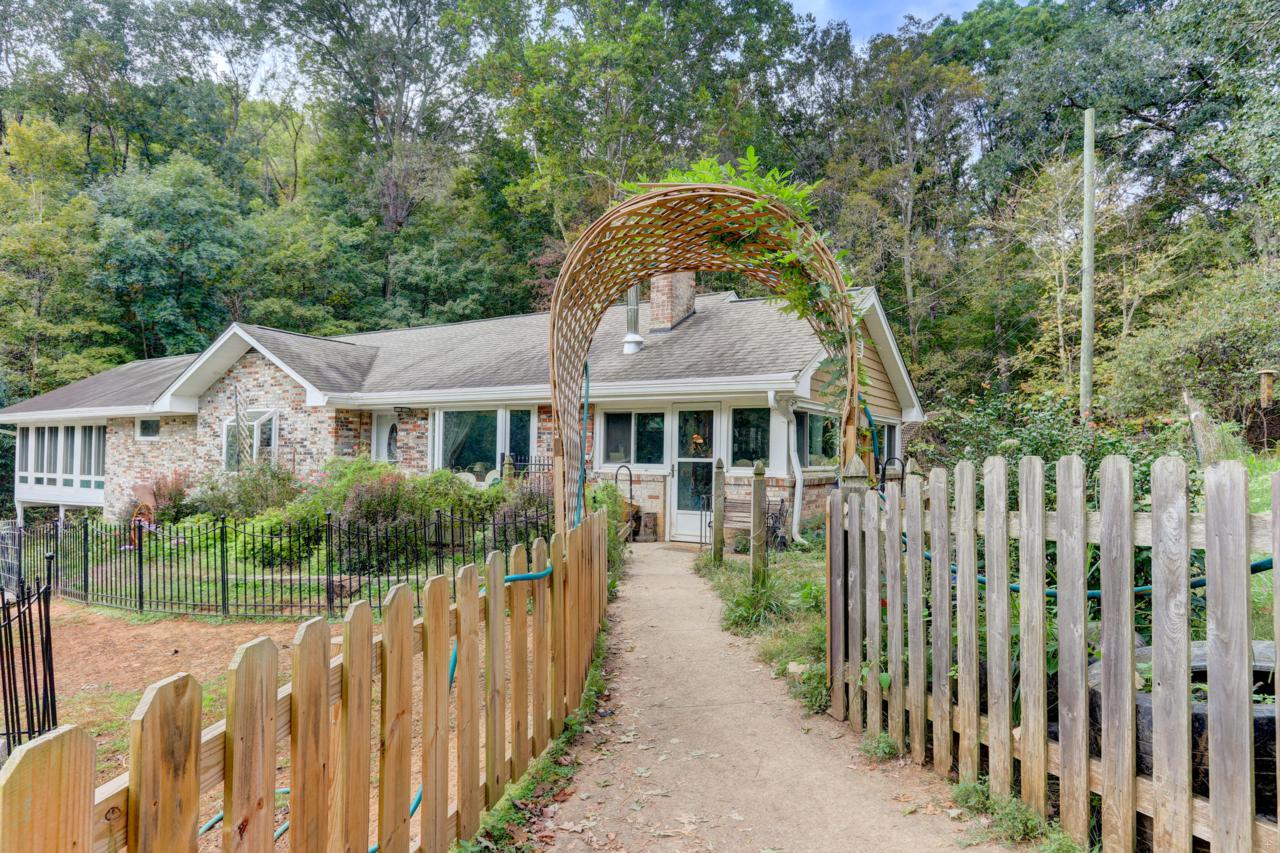6411 Burnett Creek Rd - Photo 1