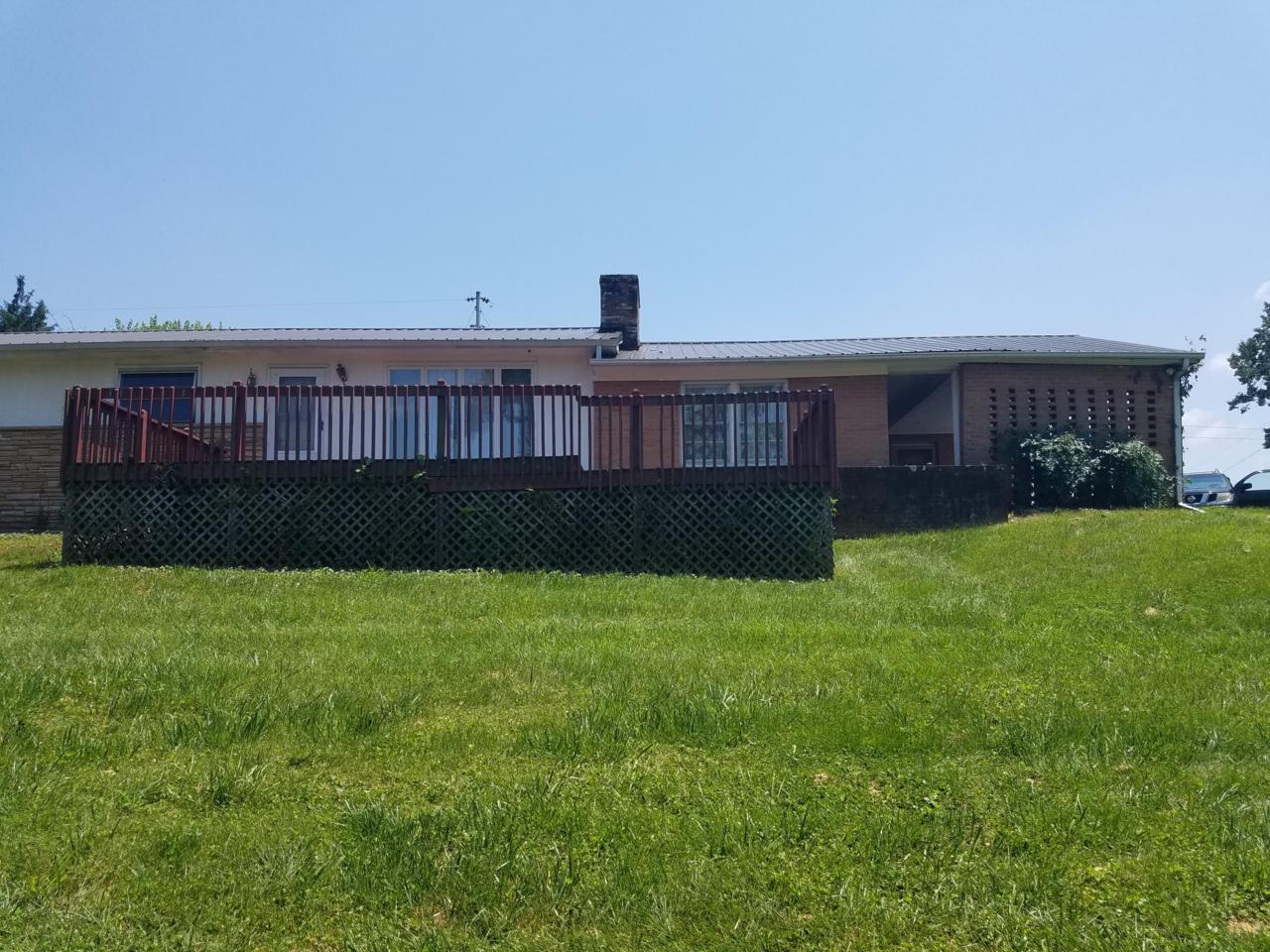 147 Oxford Circle - Photo 1