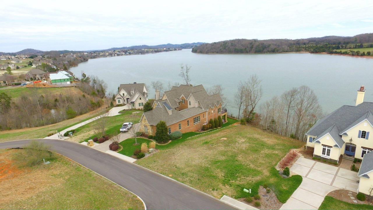 137 Breakers Drive - Photo 1