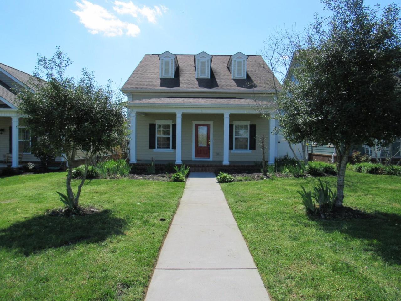 511 Broadberry Ave - Photo 1