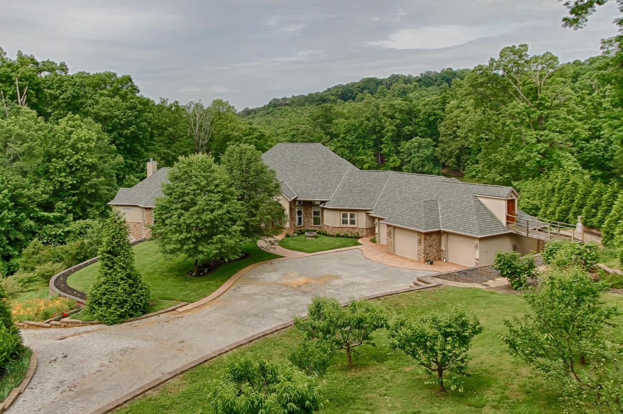 627 Watershaw Drive - Photo 1
