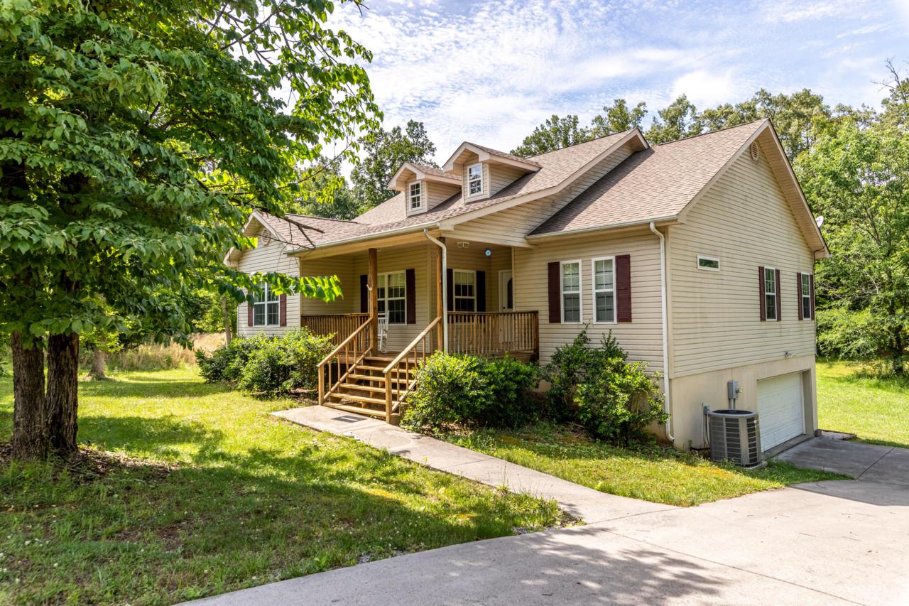 201 Pine Loop Drive - Photo 1