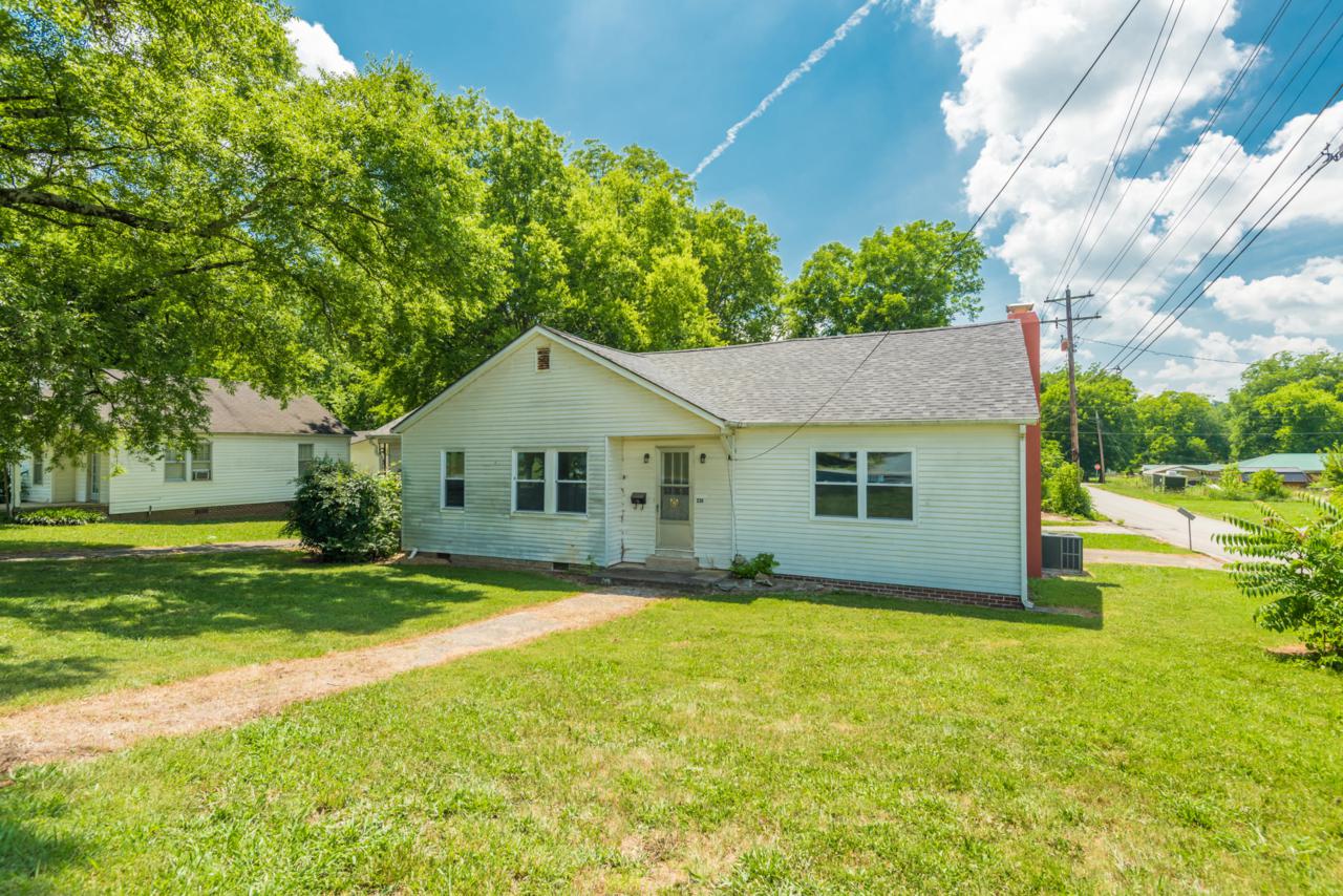 530 College St - Photo 1