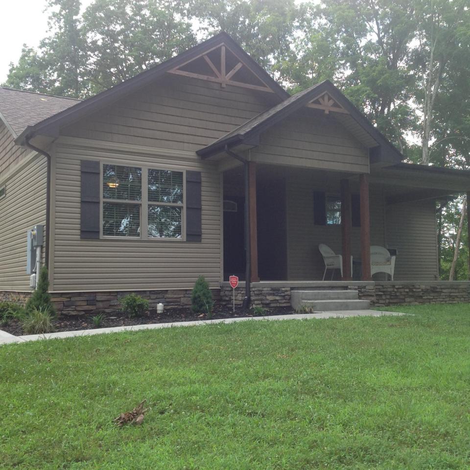 342 Ridgewood Dr - Photo 1