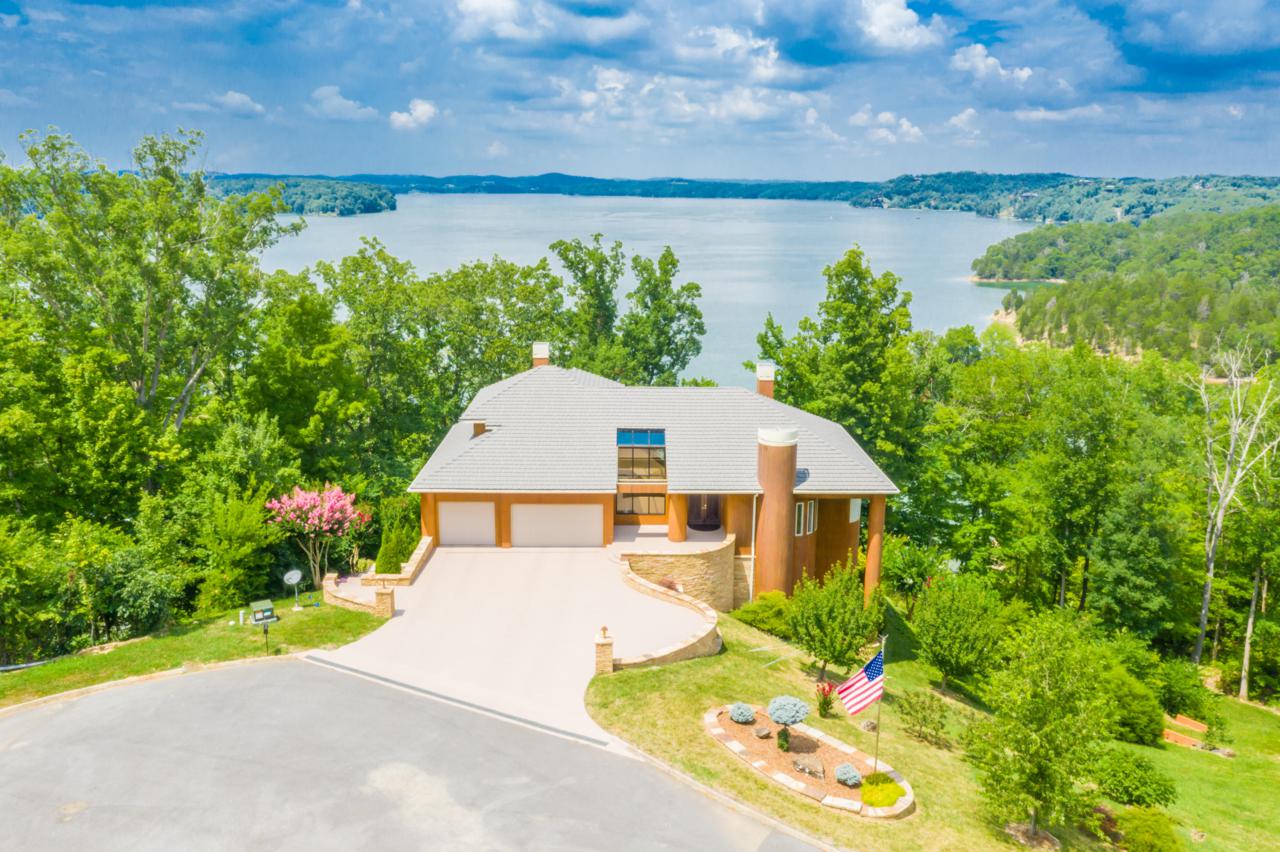 2206 Arrowhead Drive - Photo 1