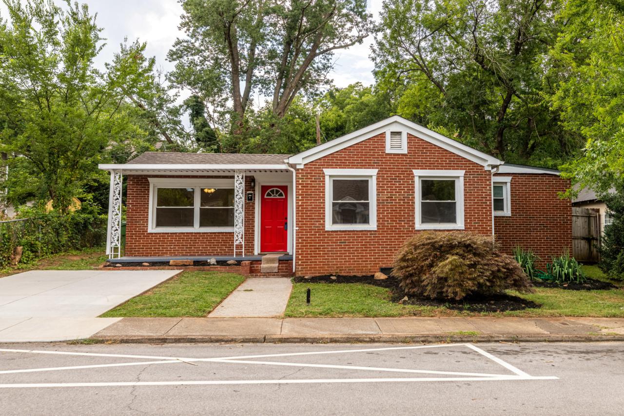 917 White Ave - Photo 1