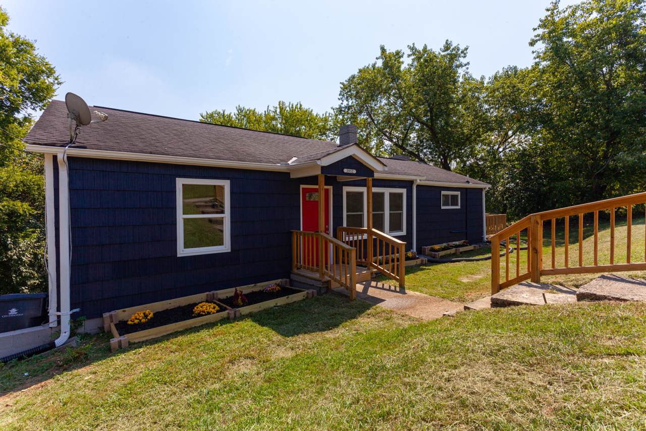 3952 Skyline Drive - Photo 1