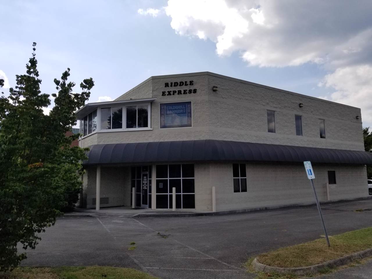 1050 Oak Ridge Turnpike - Photo 1