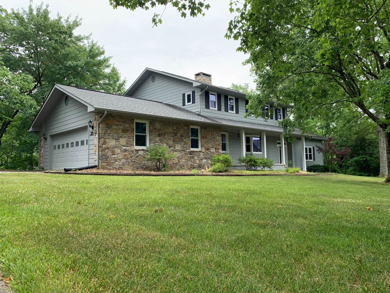 25 Cloverdale Circle - Photo 1