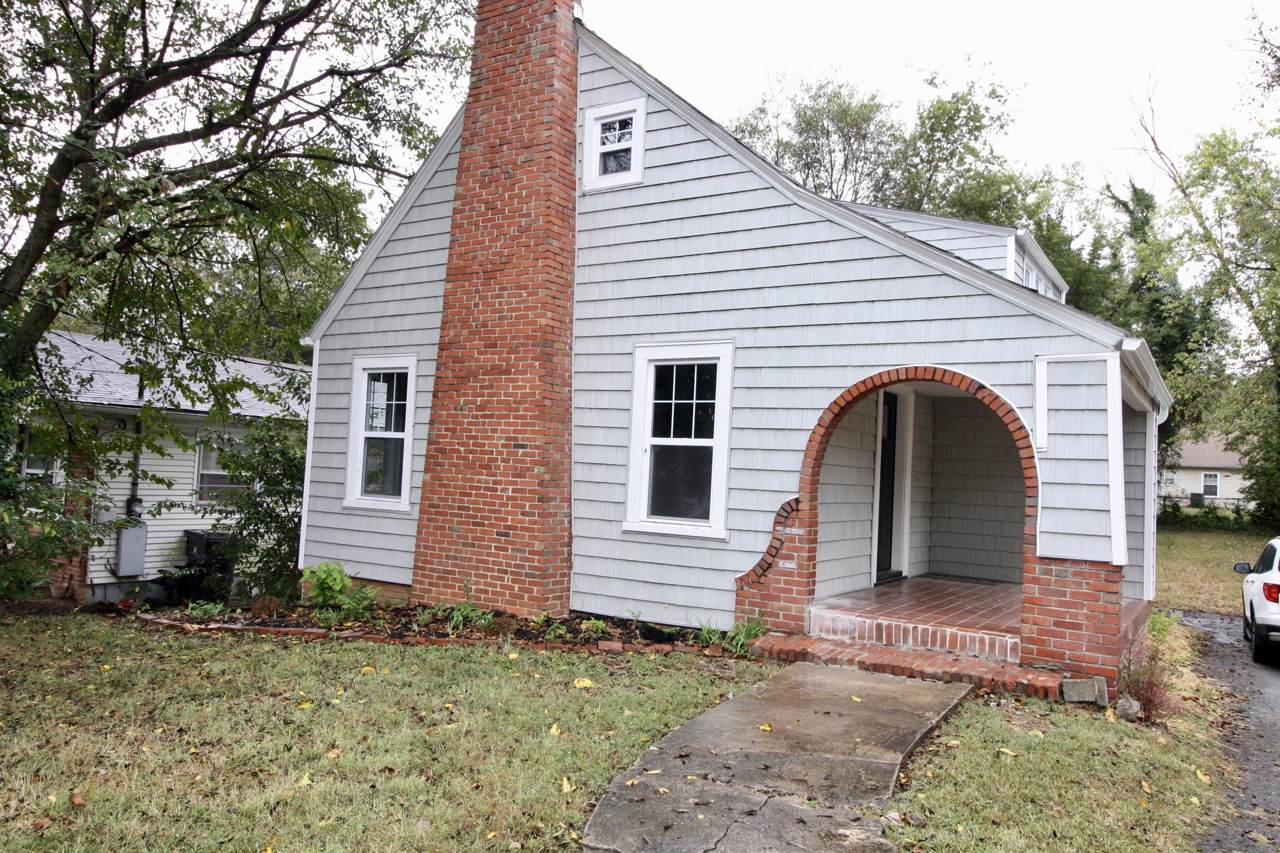 2605 Valley View Drive - Photo 1