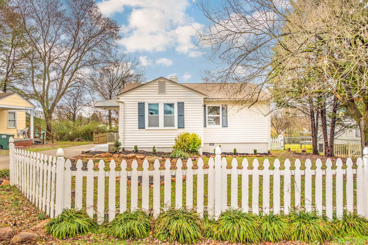 707 Houston Ave - Photo 1