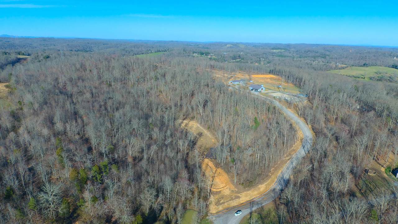 529 Travellers Way - Photo 1