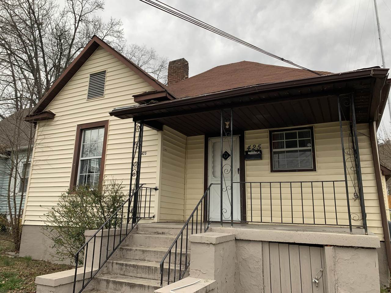 425 Chickamauga Ave - Photo 1