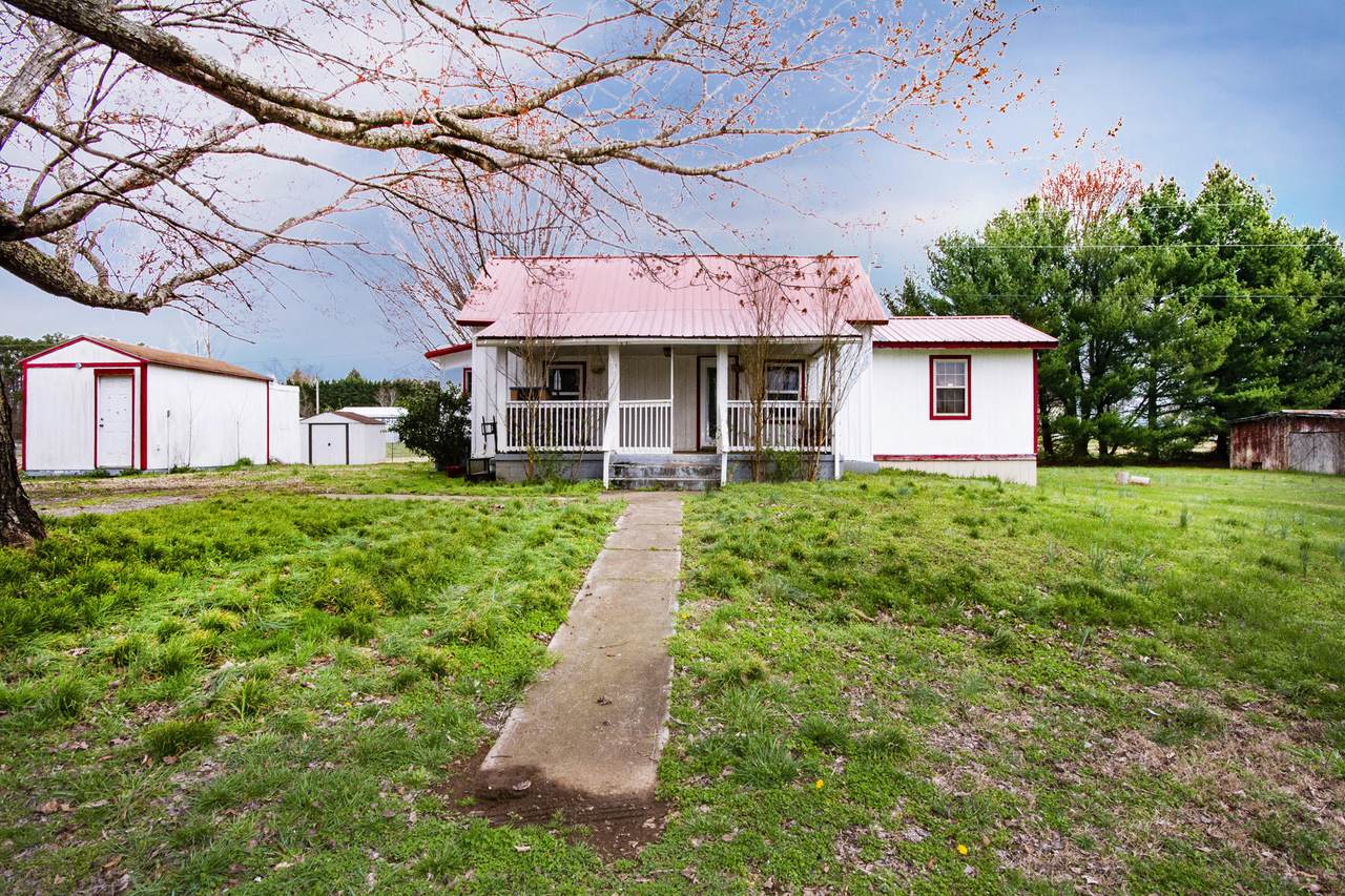 1496 Cunningham Road W - Photo 1