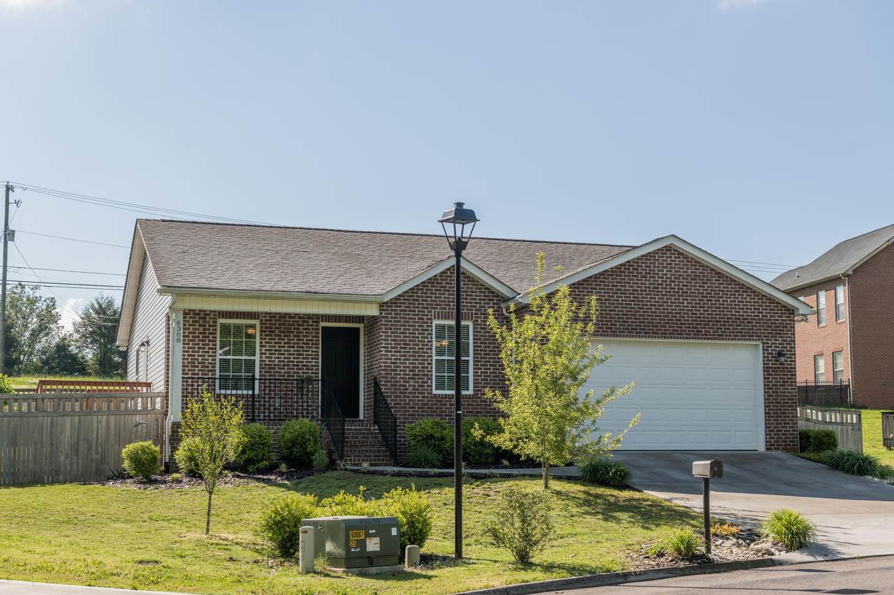 6308 Daisy Pointe Lane - Photo 1 6308 Daisy Pointe Lane - Photo 1