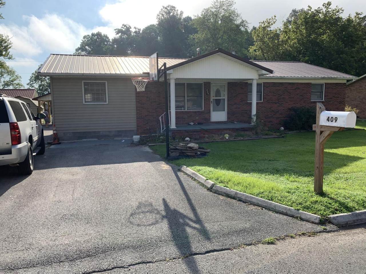 409 Meadow Lane - Photo 1