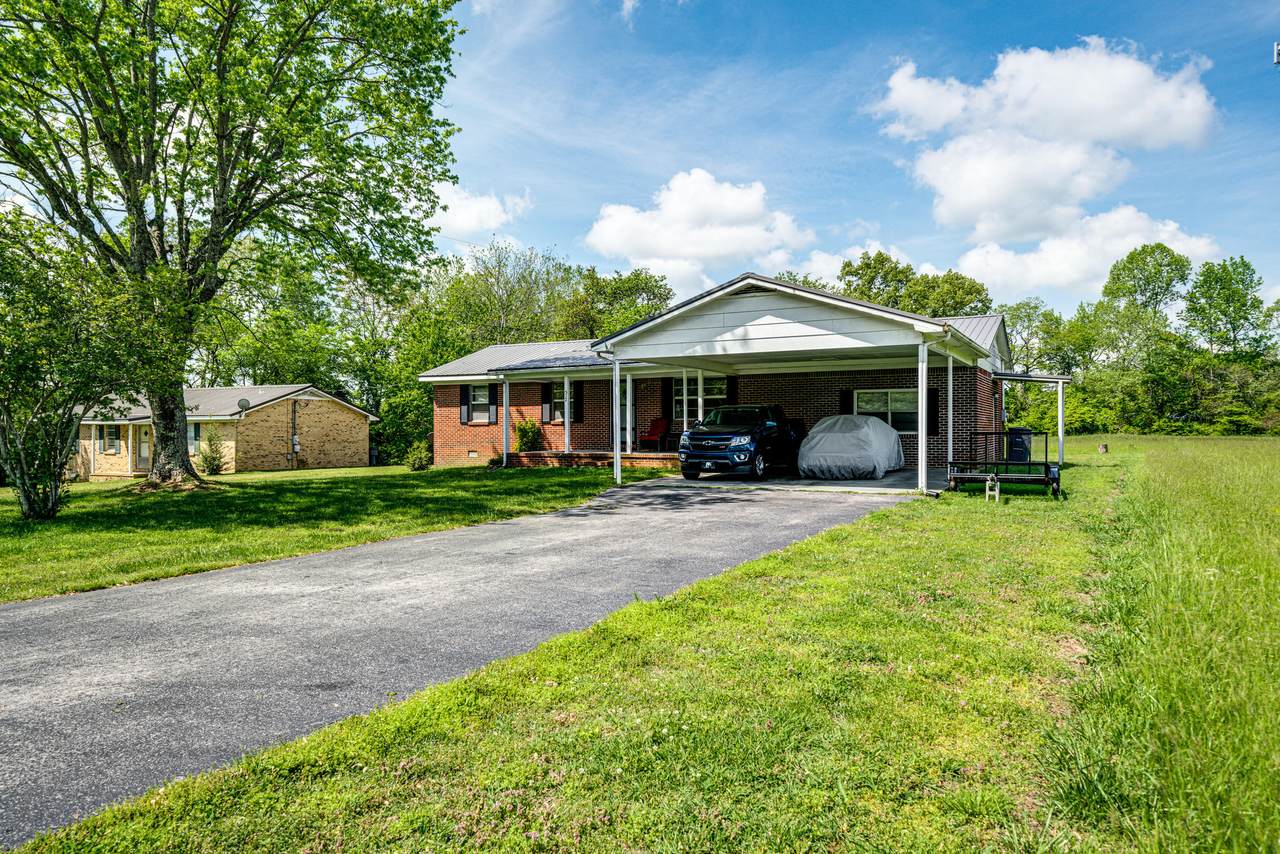 512 Buck Ave - Photo 1