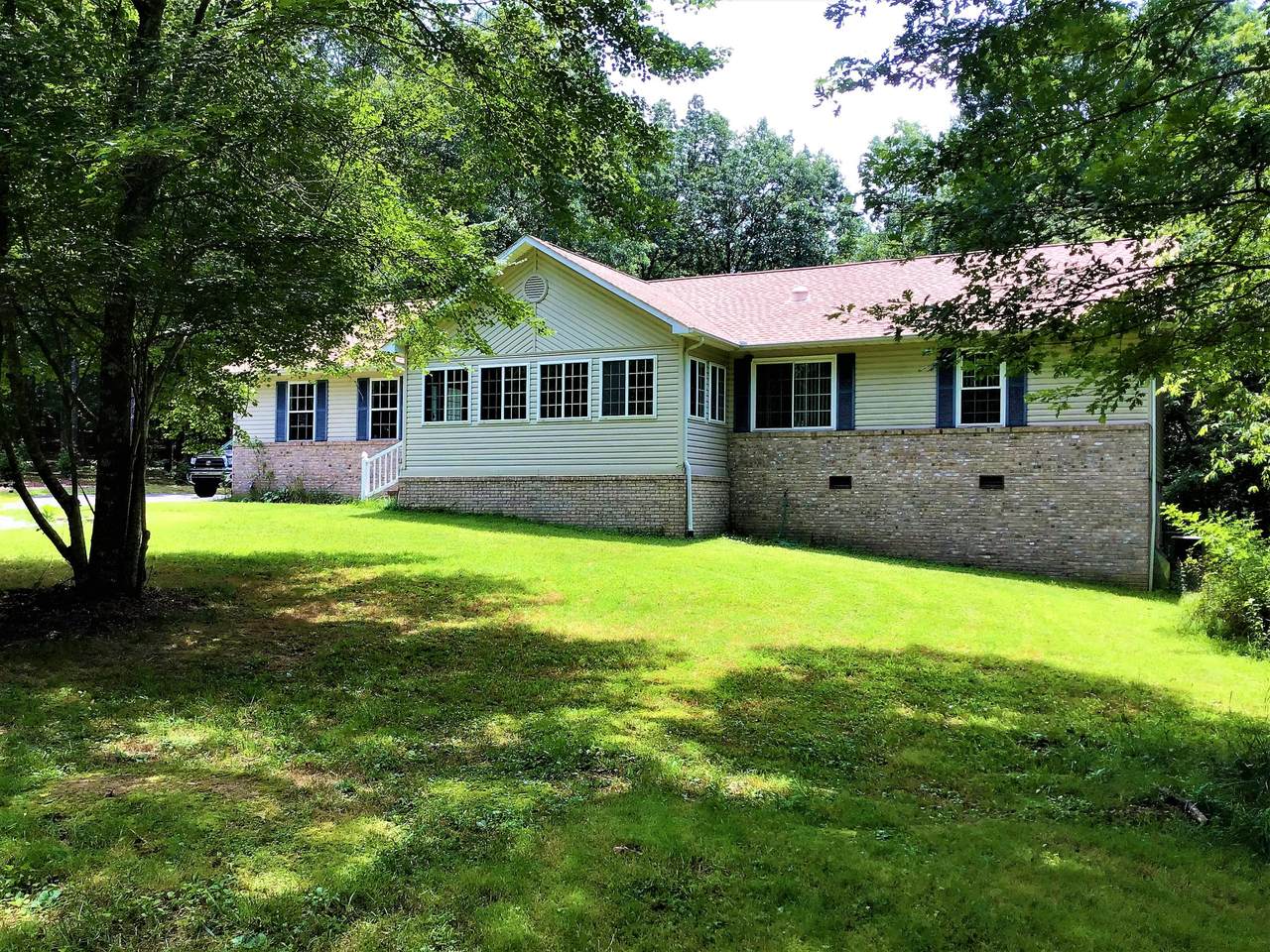 686 Forest Drive - Photo 1