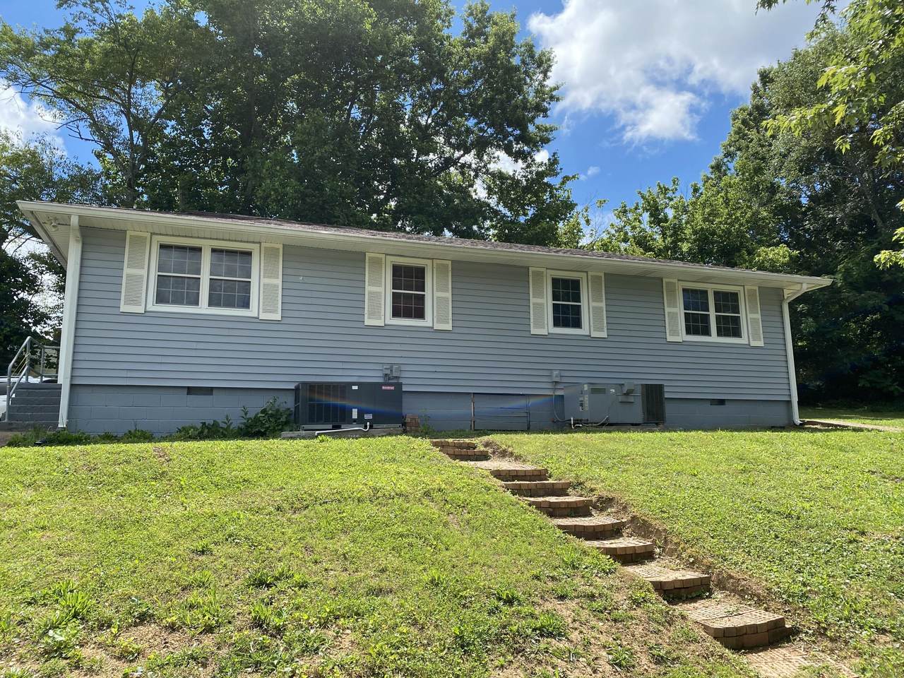 245 Benedict Ave - Photo 1